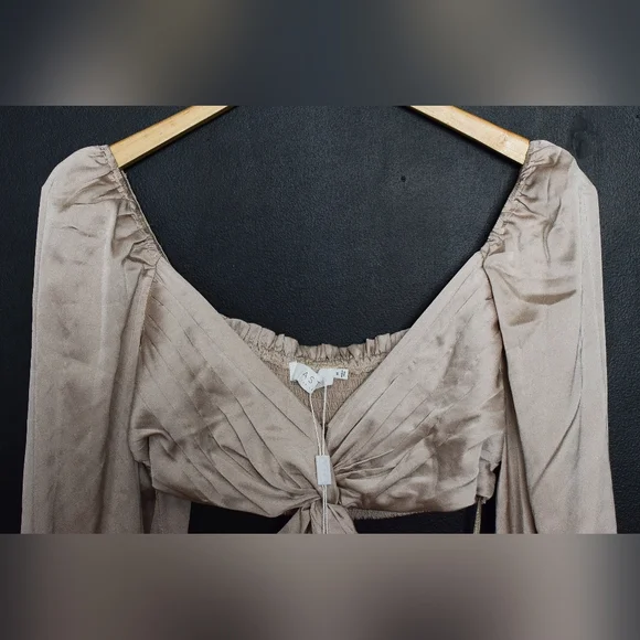 NWT ASTR The Label Anamaria Cut Out Dress Champagne Pink Satin Size M - Picture 6 of 13